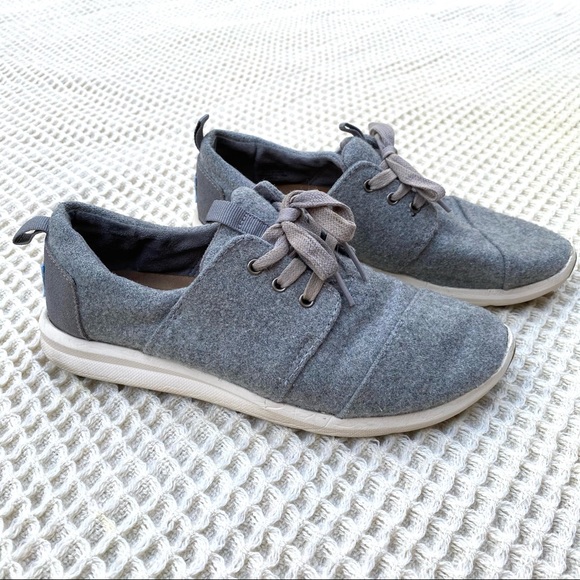 toms gray sneakers